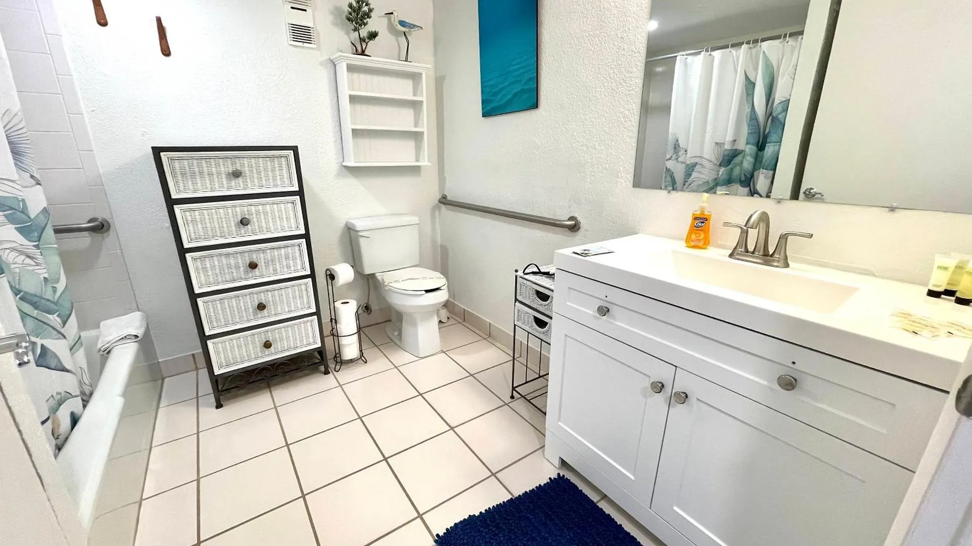Urban Escape By The Sea - Hawaiian Inn Studio Daytona Beach USA